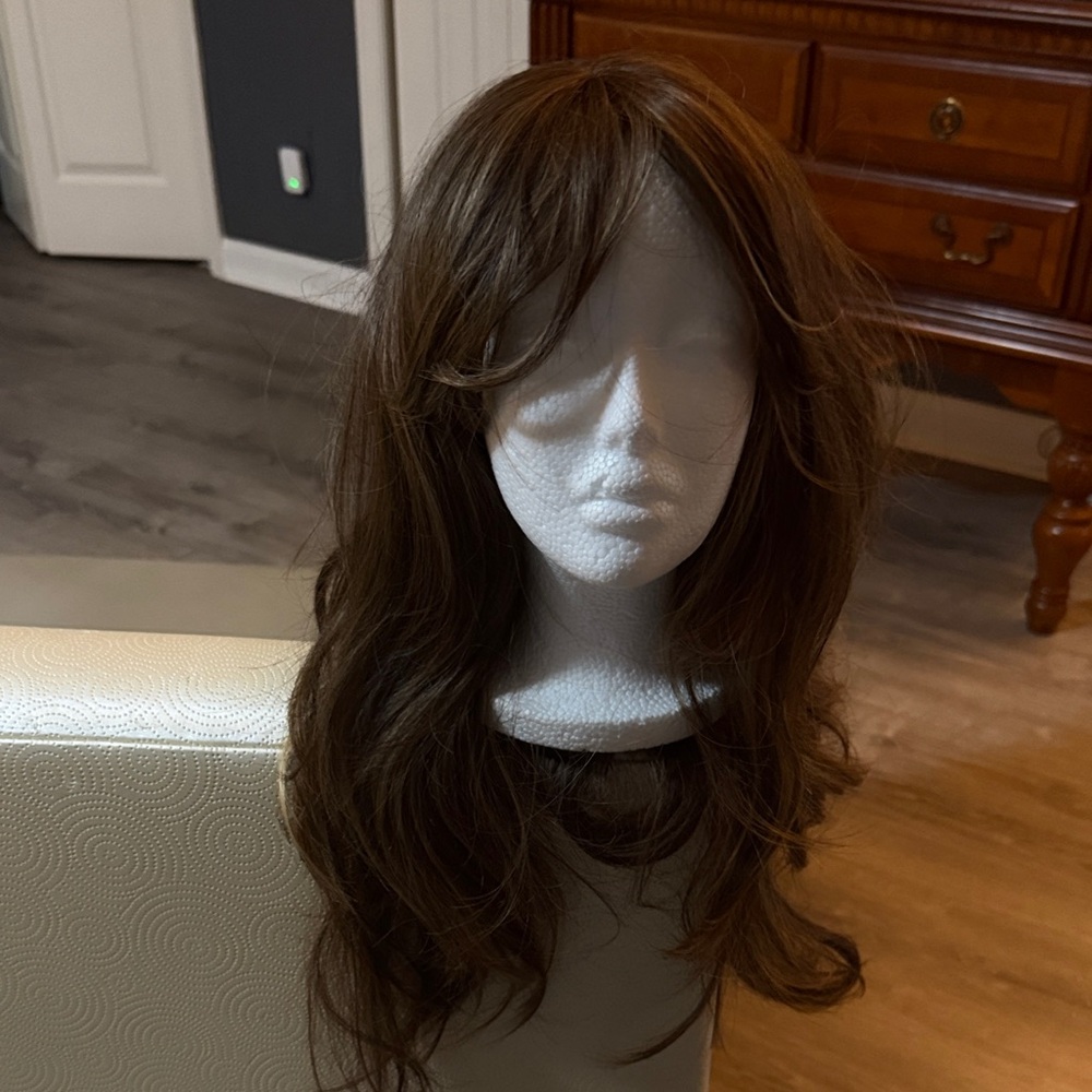 Brown Wavy Hair Wig. Light brown with highlights